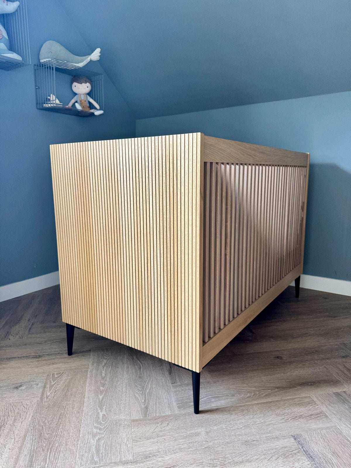 Kidsmill Ledikant en Commode, Levi, naturel eiken, Kinderen en Baby's, Kinderkamer | Complete kinderkamers, Ophalen of Verzenden