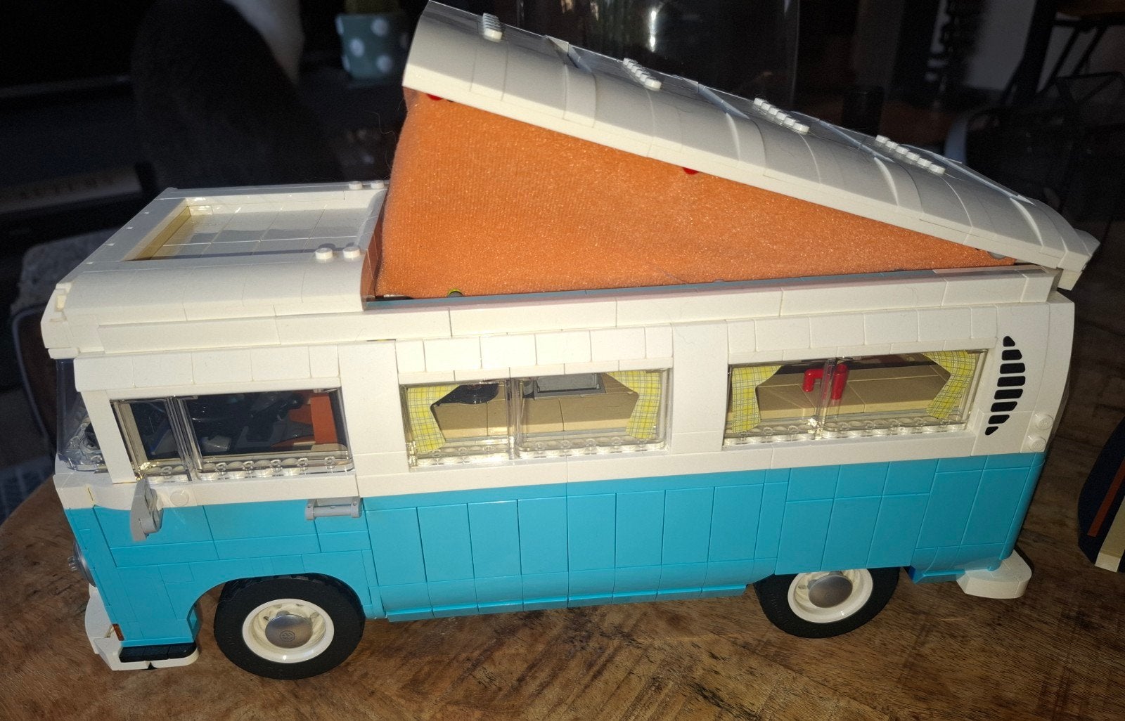 Foto 6 van Lego Volkswagen T2 Camper 10279