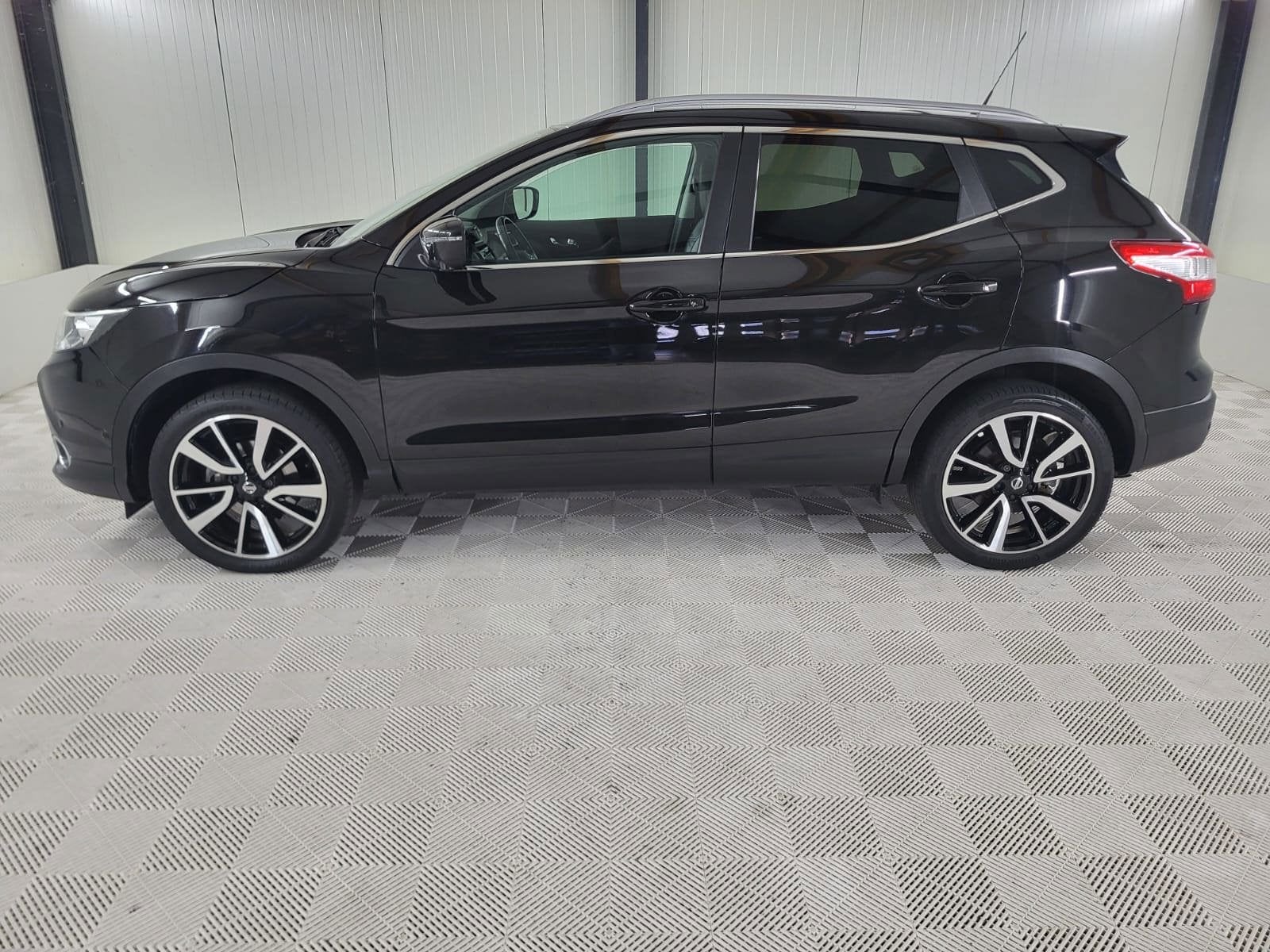 Nissan Qashqai 1.2 Tekna, Panodak, Camera, Leer, Auto's, Voorwielaandrijving, Dealer onderhouden, Gebruikt, 4 cilinders