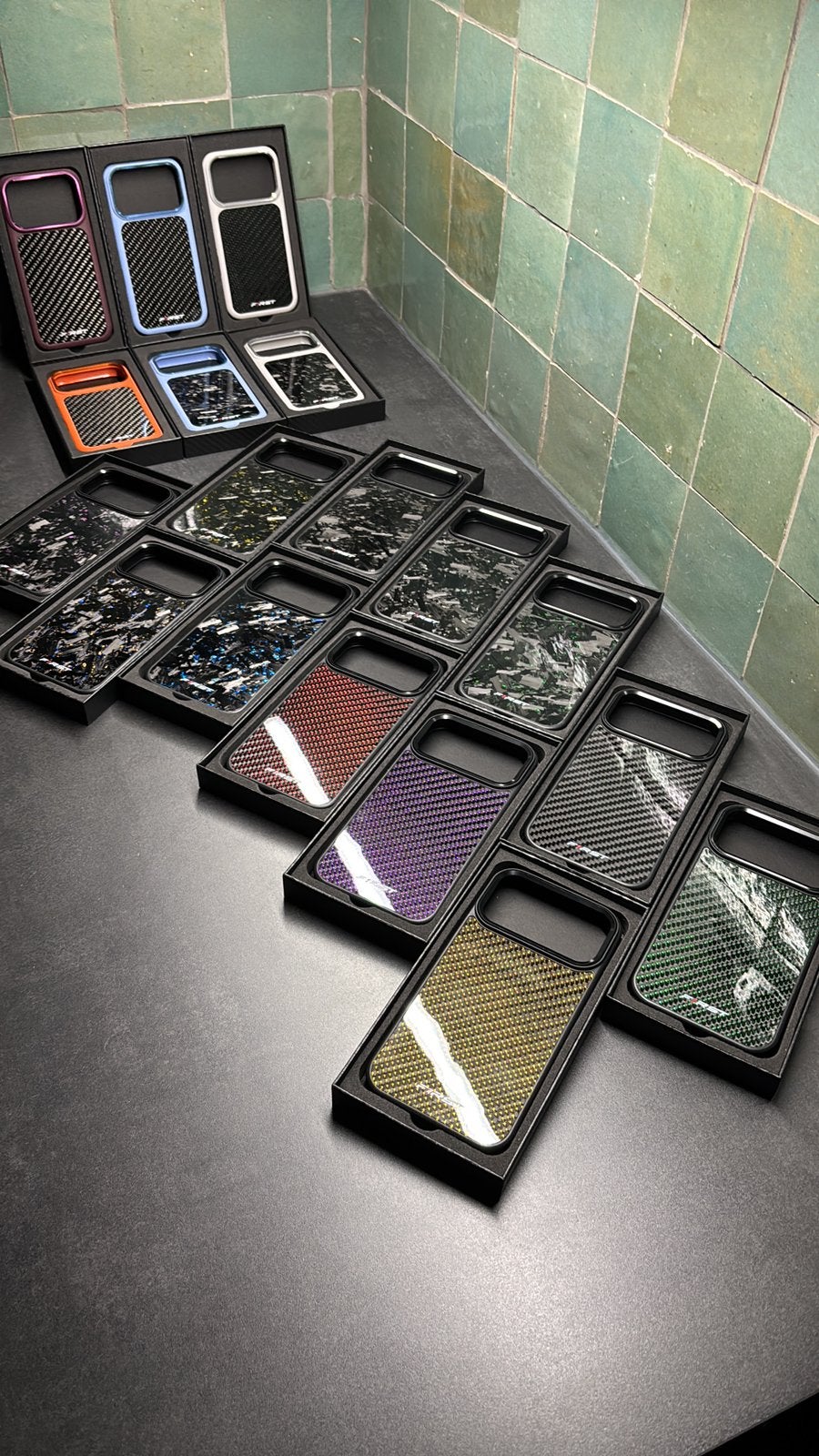 iPhone hoesjes van echt woven & forged carbon, Telecommunicatie, Rondom bescherming, Frontje of Cover, IPhone 16 Pro, Nieuw