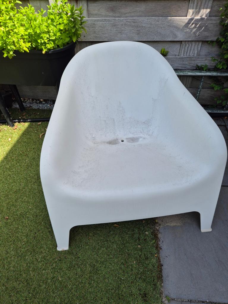 Gratis witte kunststof tuinstoel, Ophalen of Verzenden, Gebruikt, Kunststof