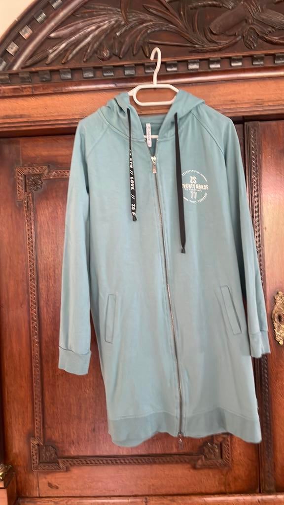 Nieuw tricot vest ( merk Zoso)met rits en steekzakken., Kleding | Dames, Truien en Vesten, Ophalen of Verzenden, Nieuw, Maat 38/40 (M)