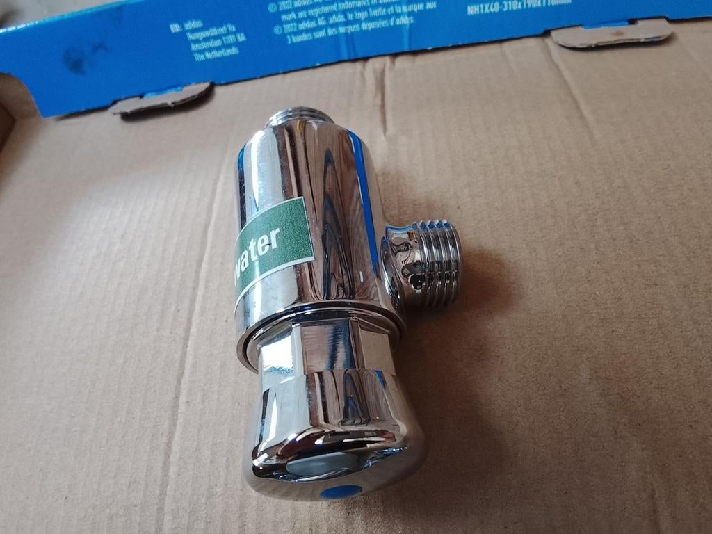 Nieuwe zelfsluitende chromen kranen, Raminex, Doe-het-zelf en Verbouw, Ophalen of Verzenden, Nieuw, Chroom, Kraan