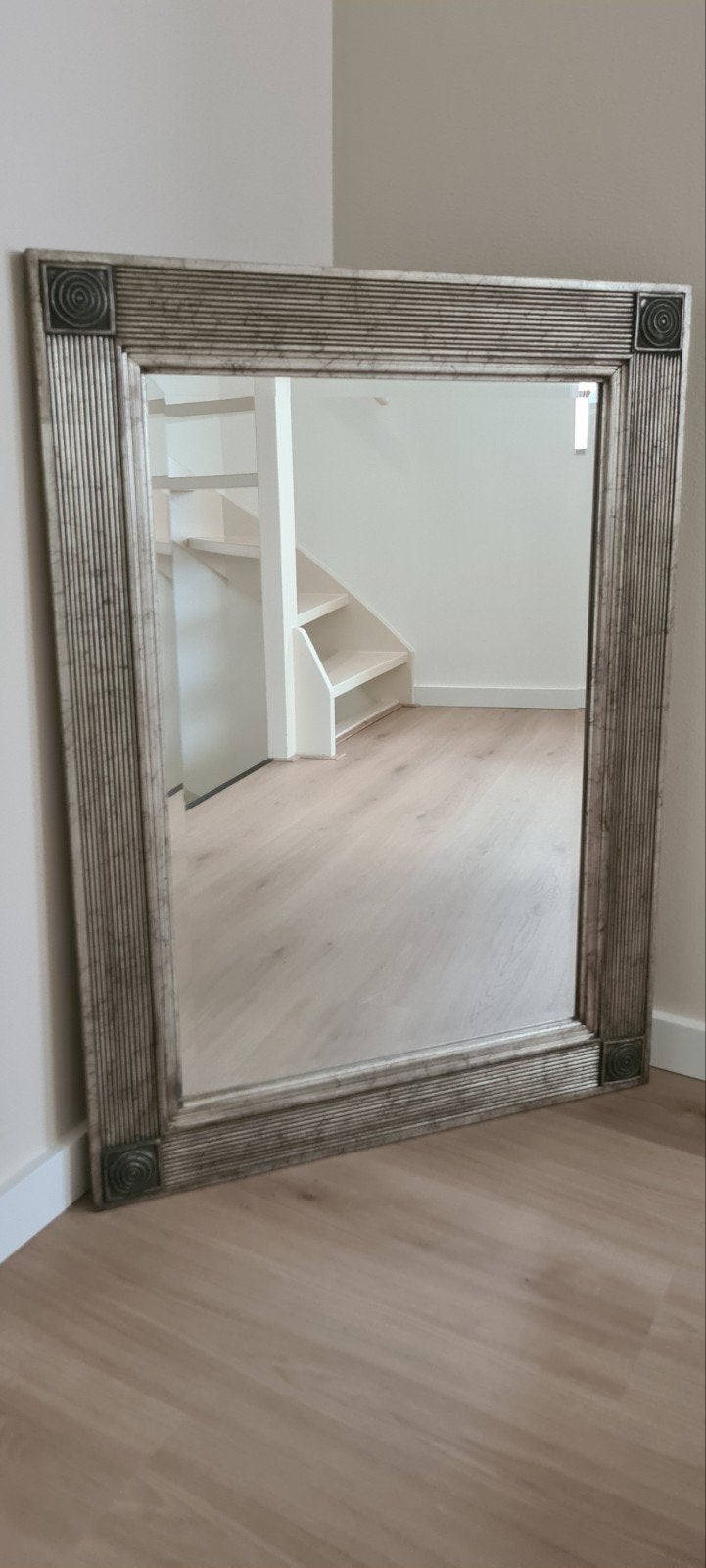 Grote spiegel met decoratieve lijst, Huis en Inrichting, Ophalen, Gebruikt, 75 tot 100 cm, Minder dan 100 cm