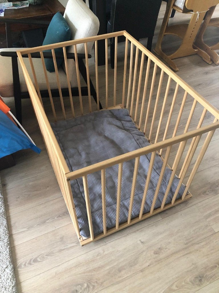 Box met 2 boxkleden, Kinderen en Baby's, Boxen, Ophalen, Gebruikt, Rechthoekig, In hoogte verstelbaar