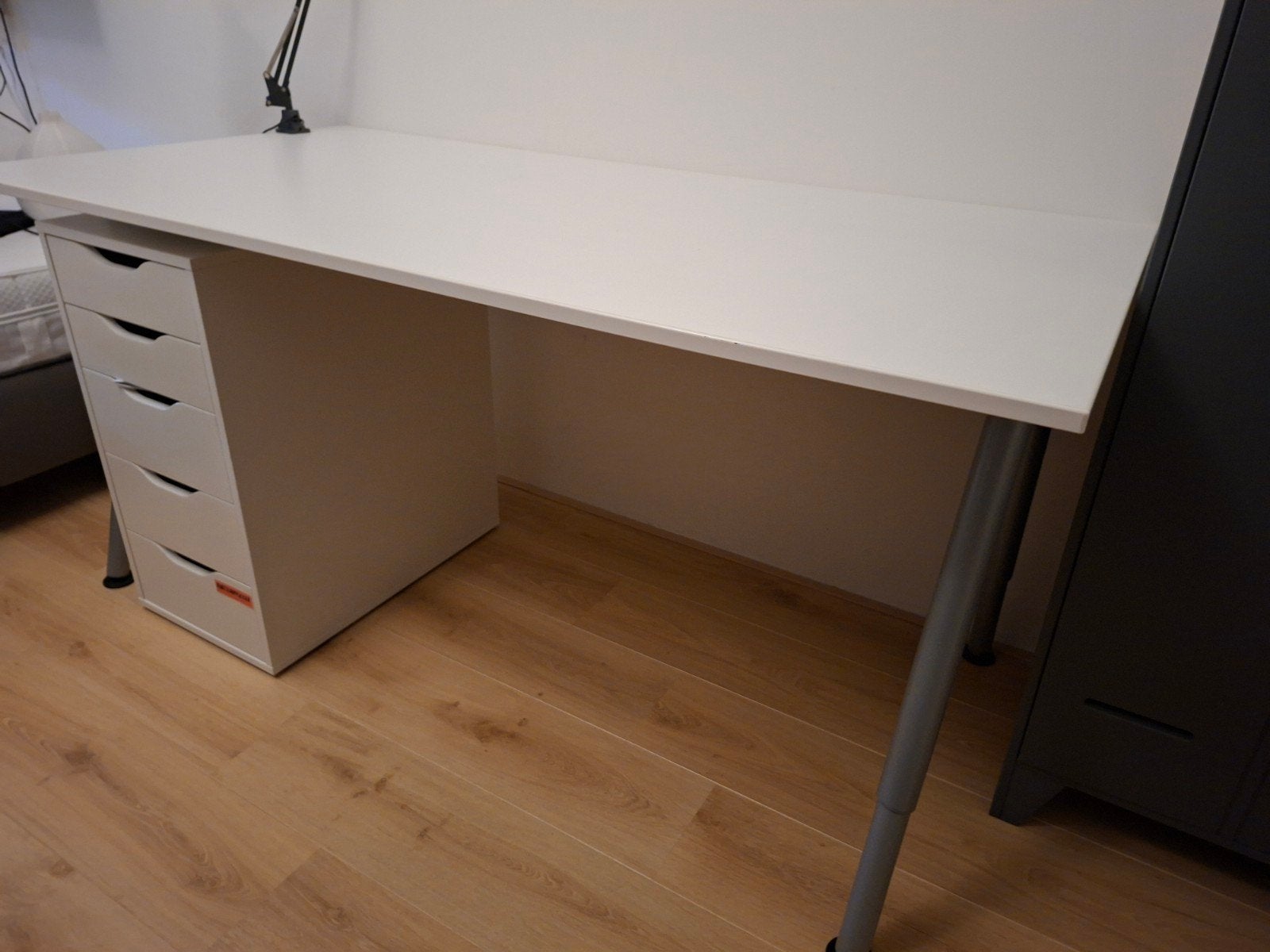 IKEA Thyge bureau 160x80 cm met verstelbare poten, Ophalen, Gebruikt