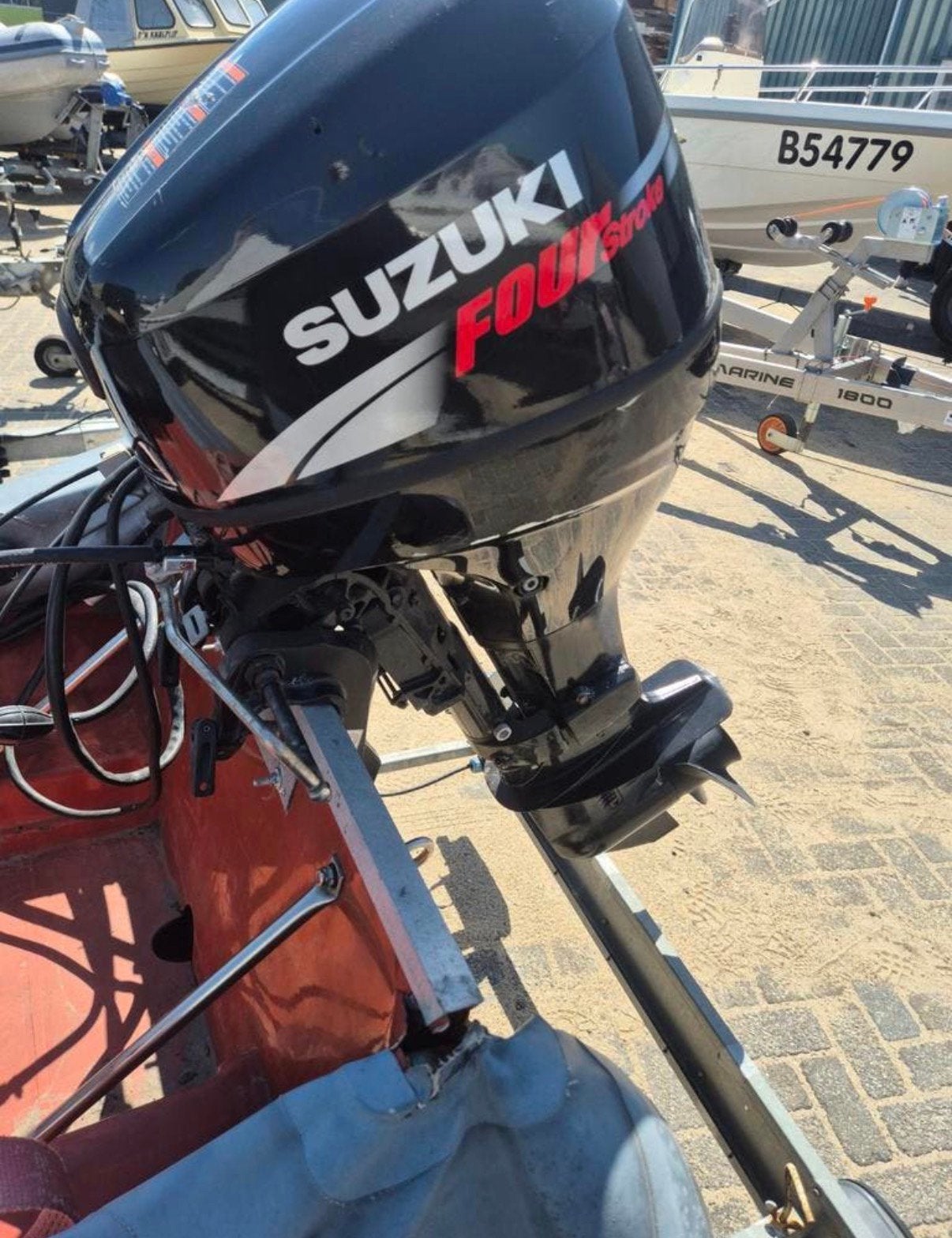 Suzuki 25pk 4 takt v Twin 2008 buitenboordmotor, Ophalen