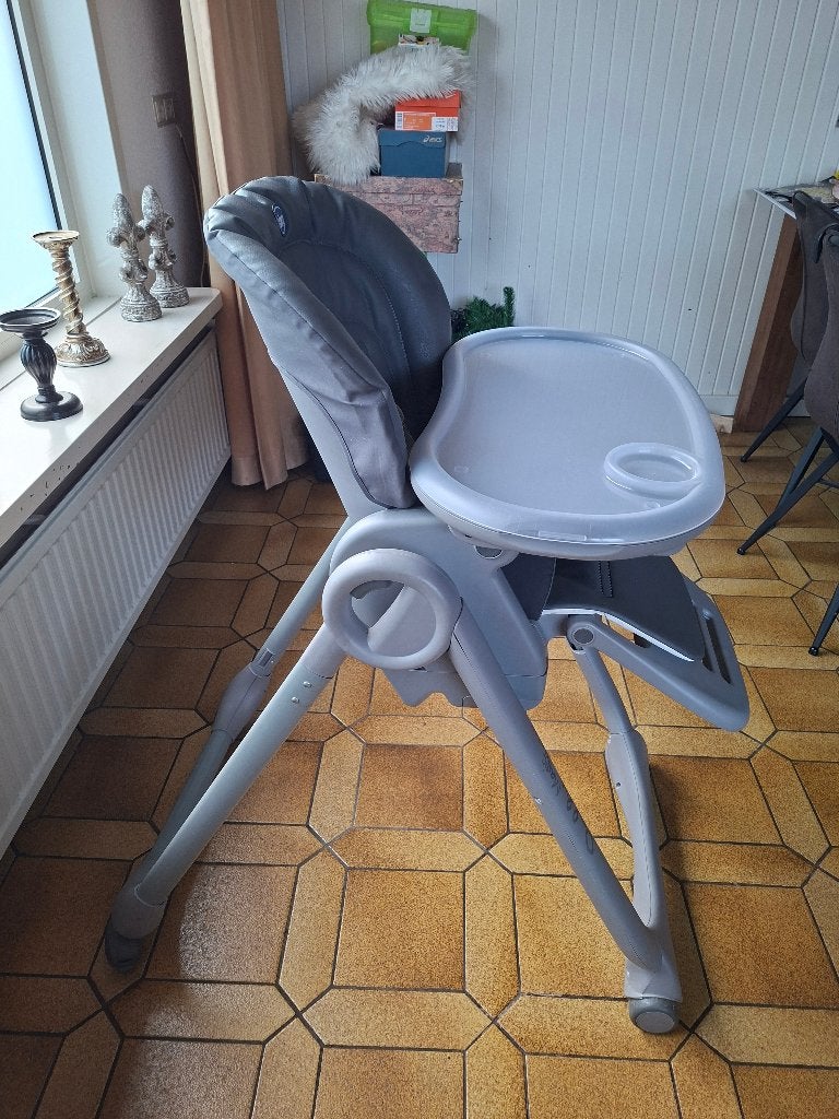 Foto 2 van Verstelbare kinderstoel chicco