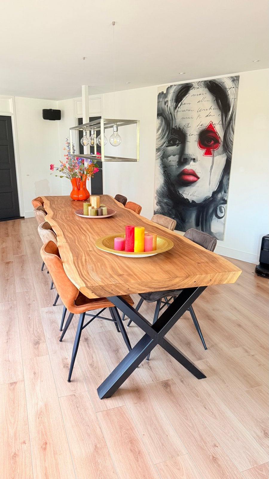 Suar eettafel 330 cm met natuurlijke boomstamrand ongelakt, Huis en Inrichting, Ophalen, 200 cm of meer, 50 tot 100 cm, Zo goed als nieuw