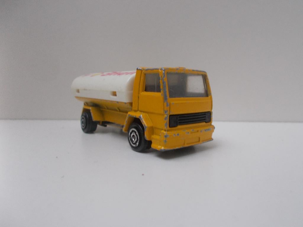 5839 Ford Cargo Tanker Shell Majorette, Hobby en Vrije tijd, Modelauto's | Overige schalen, Ophalen of Verzenden, Gebruikt, Bus of Vrachtwagen