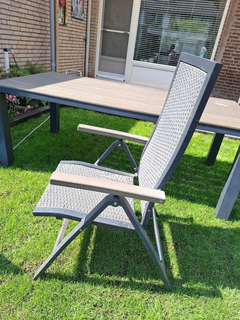 Tuintafel en stoelen, Ophalen, Kunststof, Gebruikt, 6 zitplaatsen