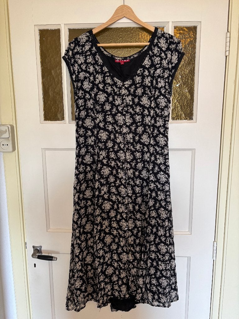 In Two zwart/witte bloemenjurk, Kleding | Dames, Maat 38/40 (M), Charles Vogele, Zwart, Ophalen of Verzenden