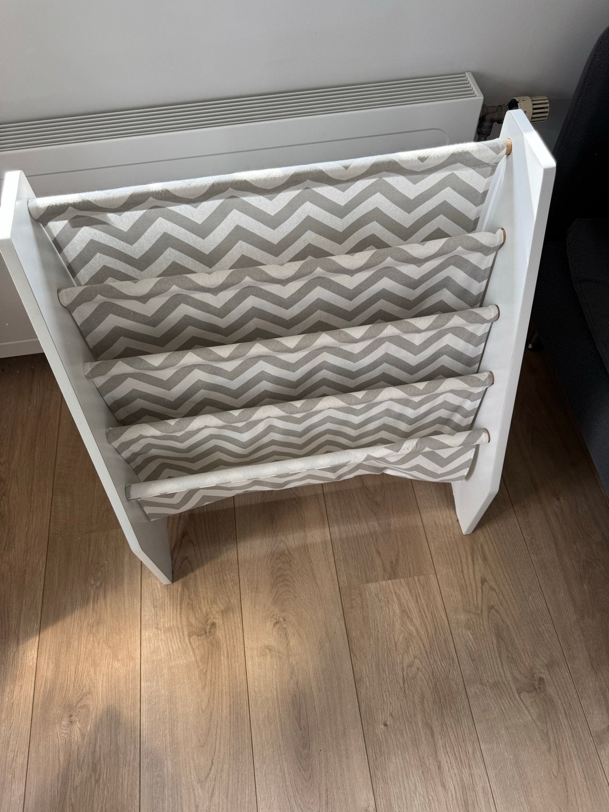 Kidkraft boekenrek grijs - Af te halen in Kloetinge, Ophalen, Met plank(en), Minder dan 50 cm, Gebruikt