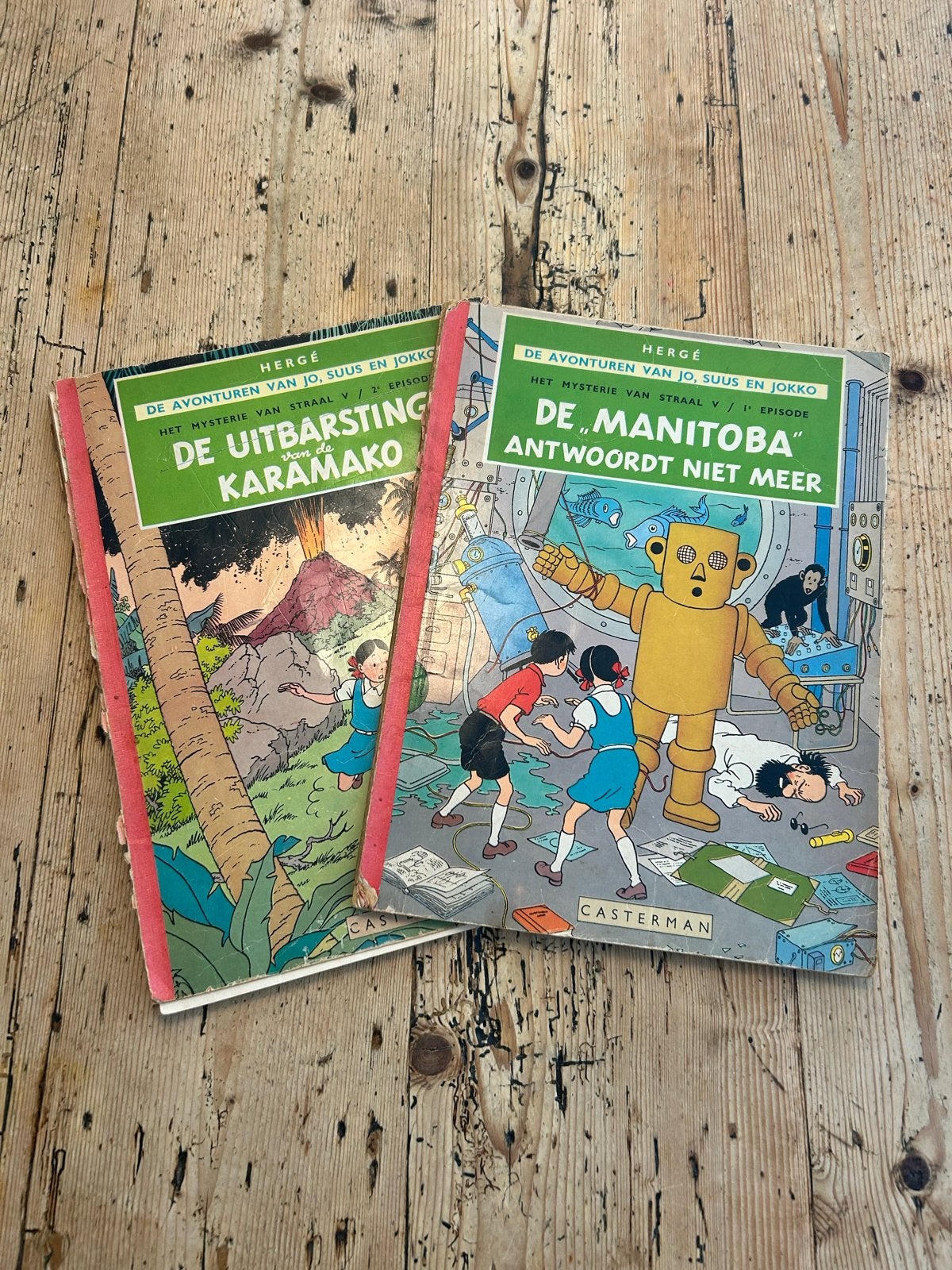 Hergé - De Manitoba & Uitbarsting van de Karamako, Boeken, Stripboeken, Gelezen, Meerdere stripboeken, Ophalen of Verzenden
