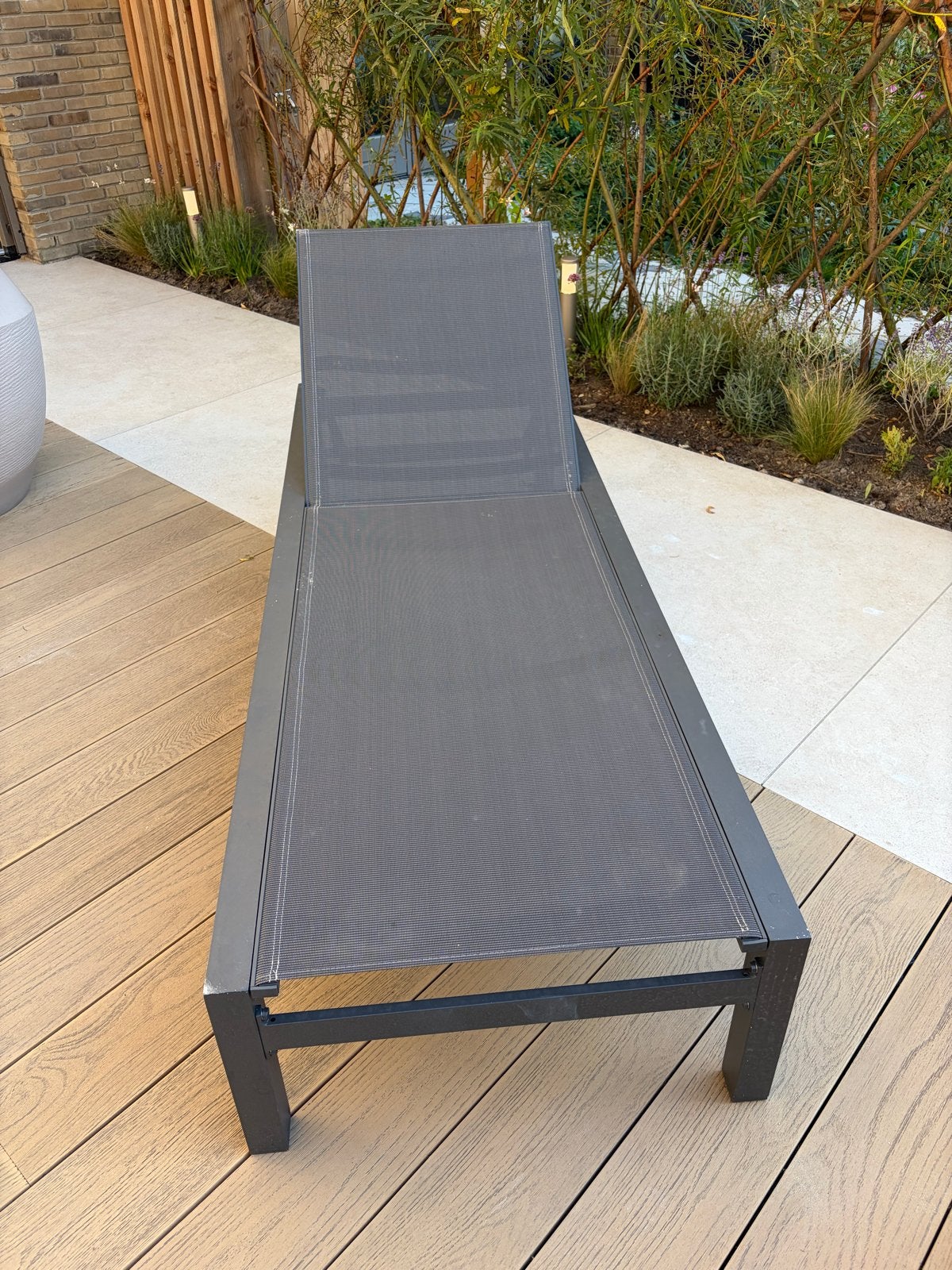 Ligbed Sevilla antracietgrijs - Zo goed als nieuw, Tuin en Terras, Ophalen, Zo goed als nieuw, Textileen, Verstelbaar