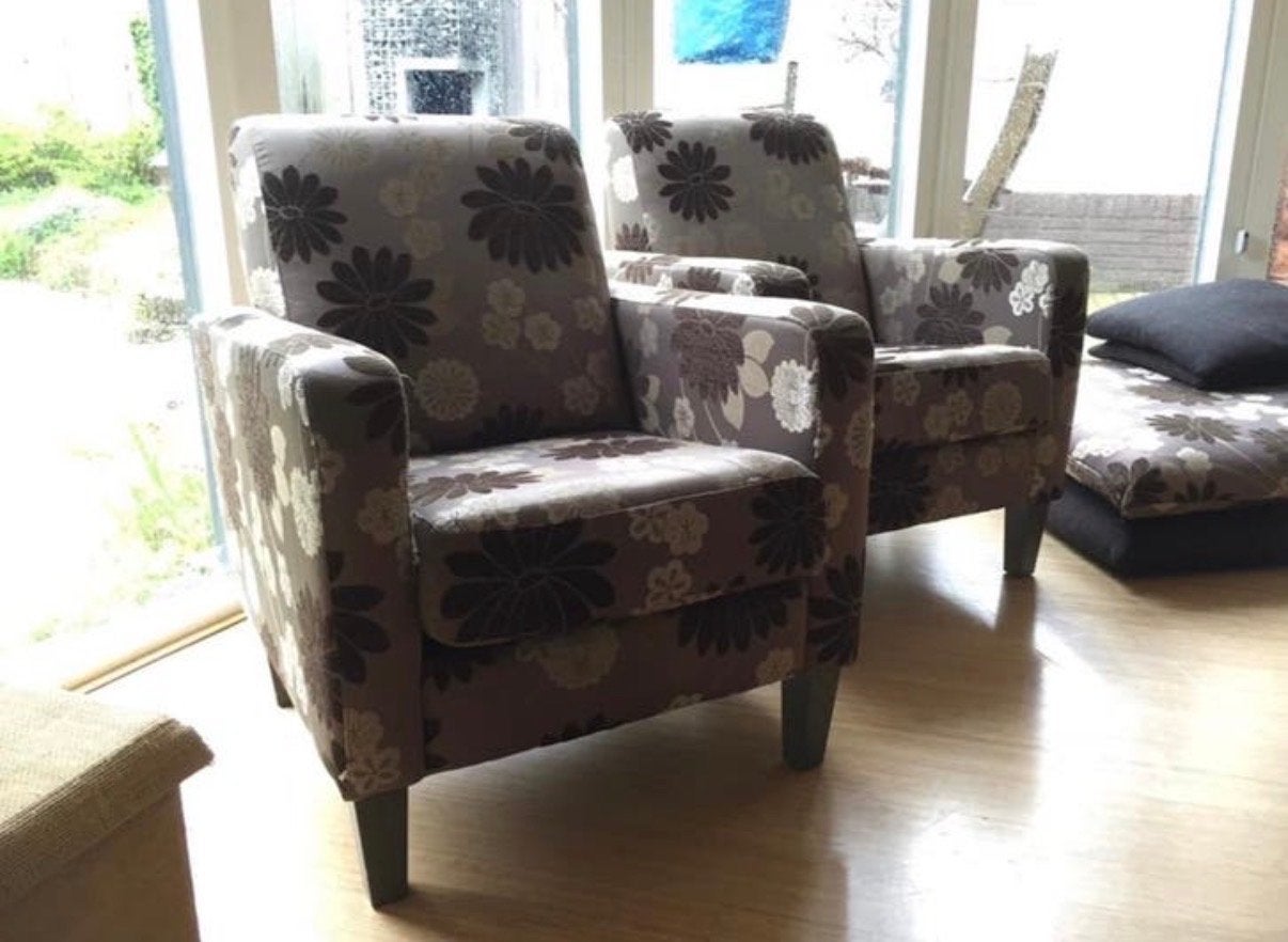 Twee comfortabele fauteuils met bloemmotief, Huis en Inrichting, Fauteuils, Ophalen, Gebruikt, 75 tot 100 cm, Stof