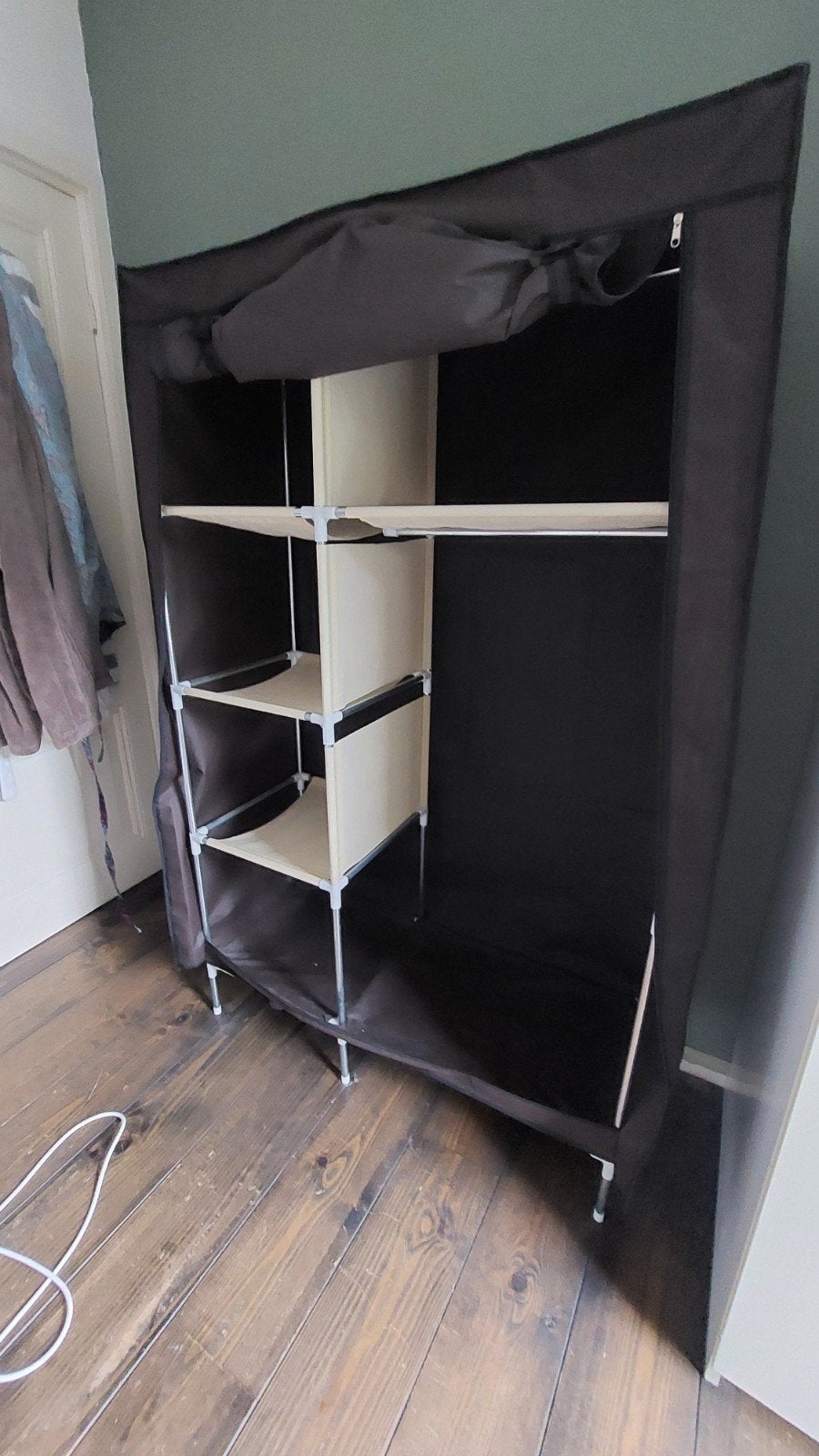 Kledingkast met planken en hangruimte - Zo goed als nieuw, Ophalen, 100 tot 150 cm, Met plank(en), Modern, praktisch