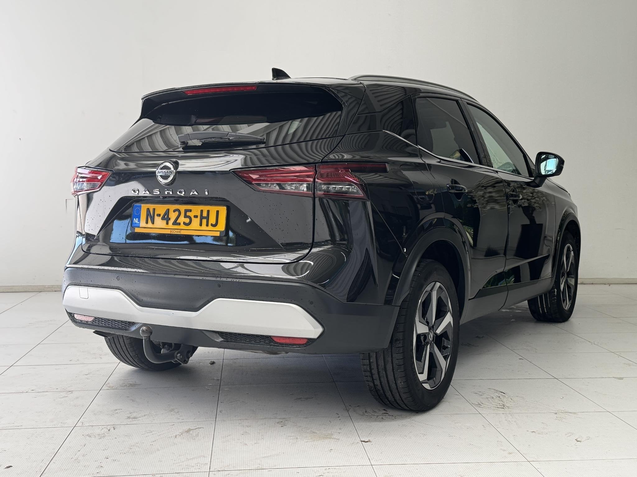 Nissan Qashqai 1.3 MHEV Xtronic Premiere Edition | Panoramad, Auto's, Stof, Met garantie (alle), Zwart, Origineel Nederlands
