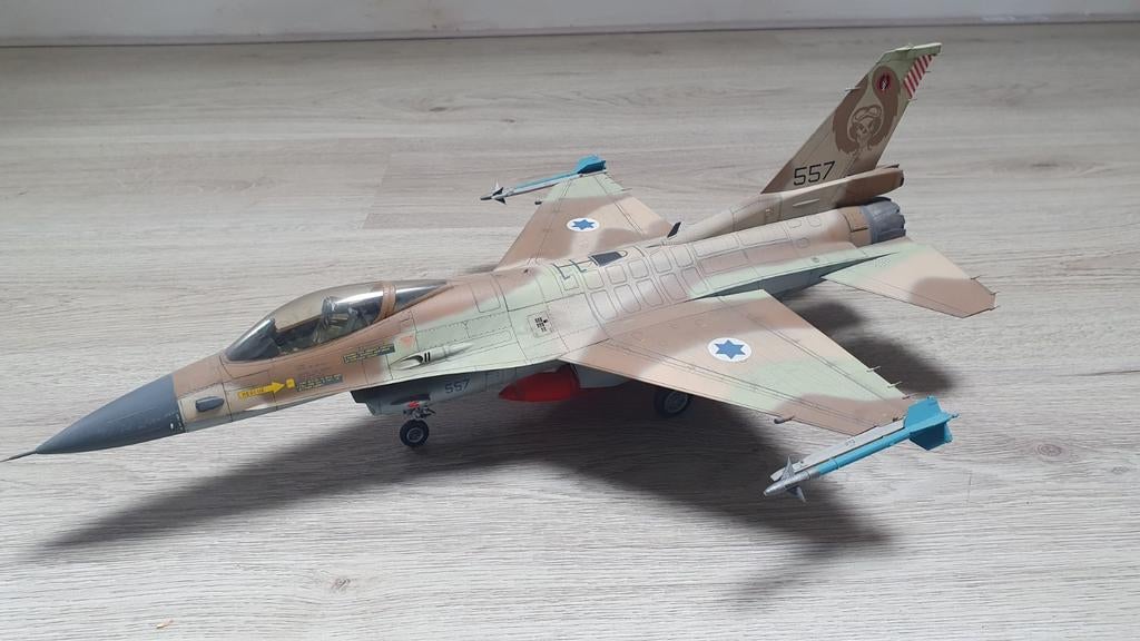 Fraai gebouwde Tamiya 1/32 F-16C Israeli AF, Gebruikt, Groter dan 1:72, Vliegtuig, Ophalen