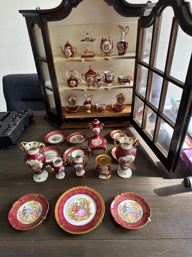 Porselein limoges met kast, Antiek en Kunst, Ophalen