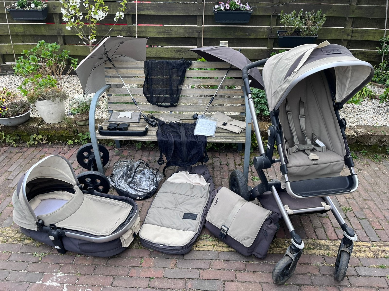 Joolz grijs beige kinderwagen wieg accessoires compleet set, Gebruikt, Verstelbare duwstang, Combiwagen, Ophalen