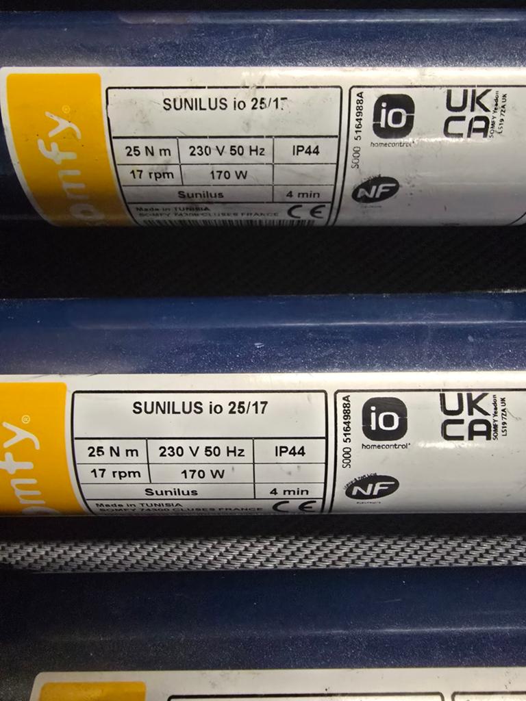 Verschillende somfy motoren te koop., Doe-het-zelf en Verbouw, Rolluiken, Ophalen of Verzenden, Wit, Minder dan 100 cm, Minder dan 100 cm