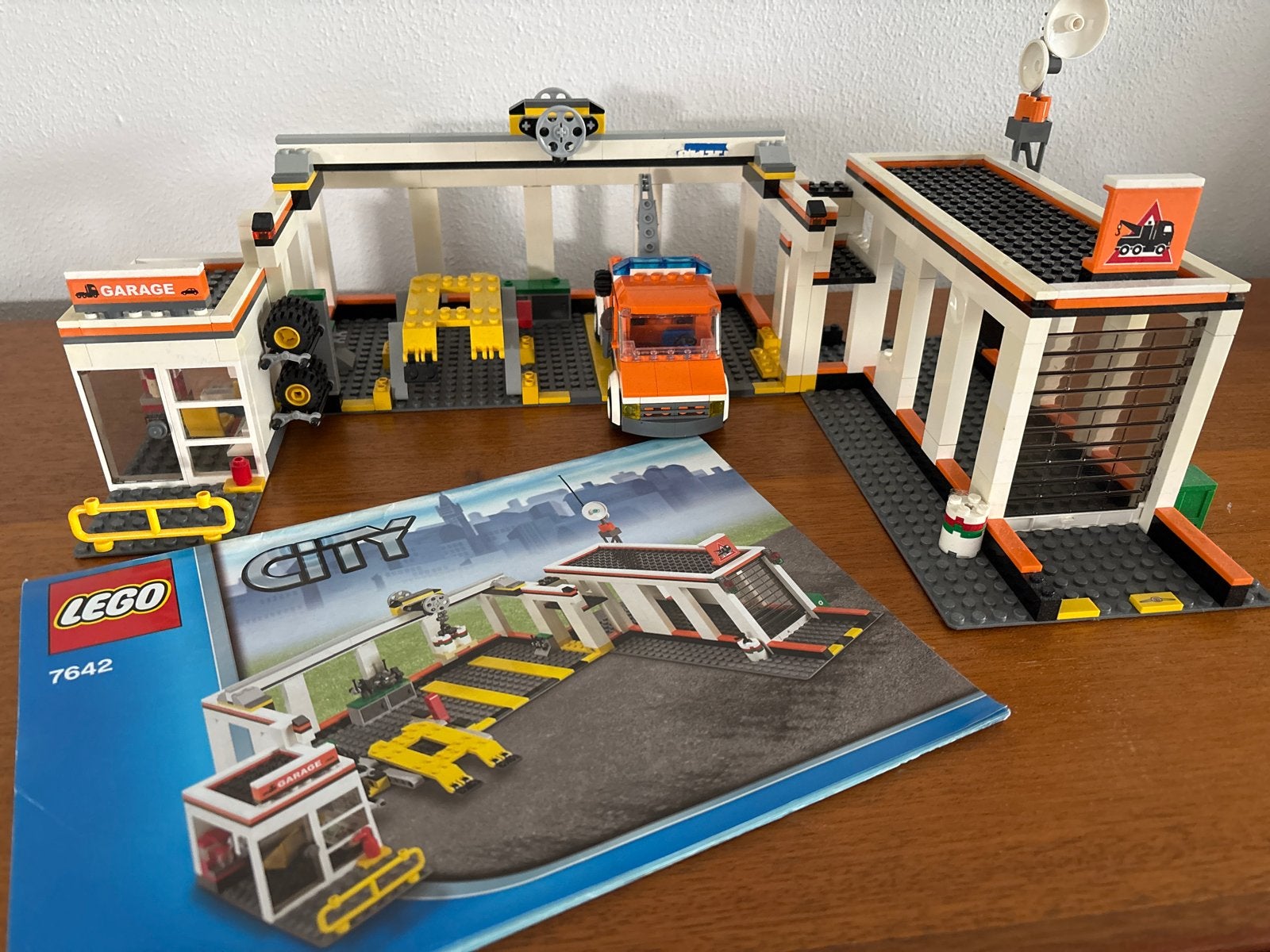 Lego City Garage 7642 met instructieboekje, Lego, Ophalen of Verzenden, Compleet, Complete set