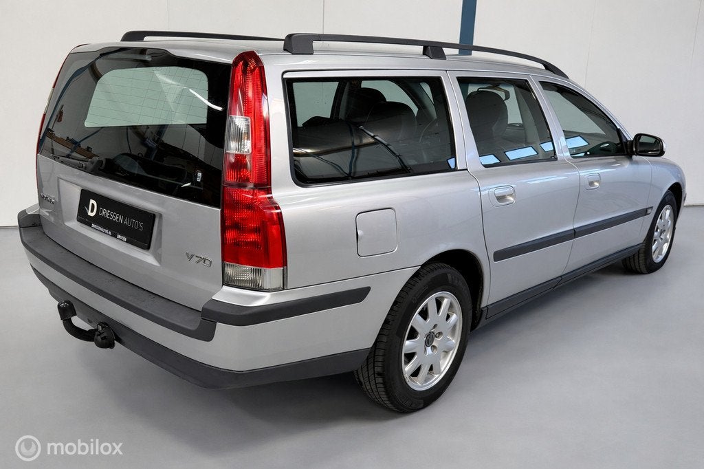 Volvo V70 2.4 Comfort Line 1E EIGENAAR, Auto's, Volvo, Voorwielaandrijving, 1505 kg, V70, 750 kg