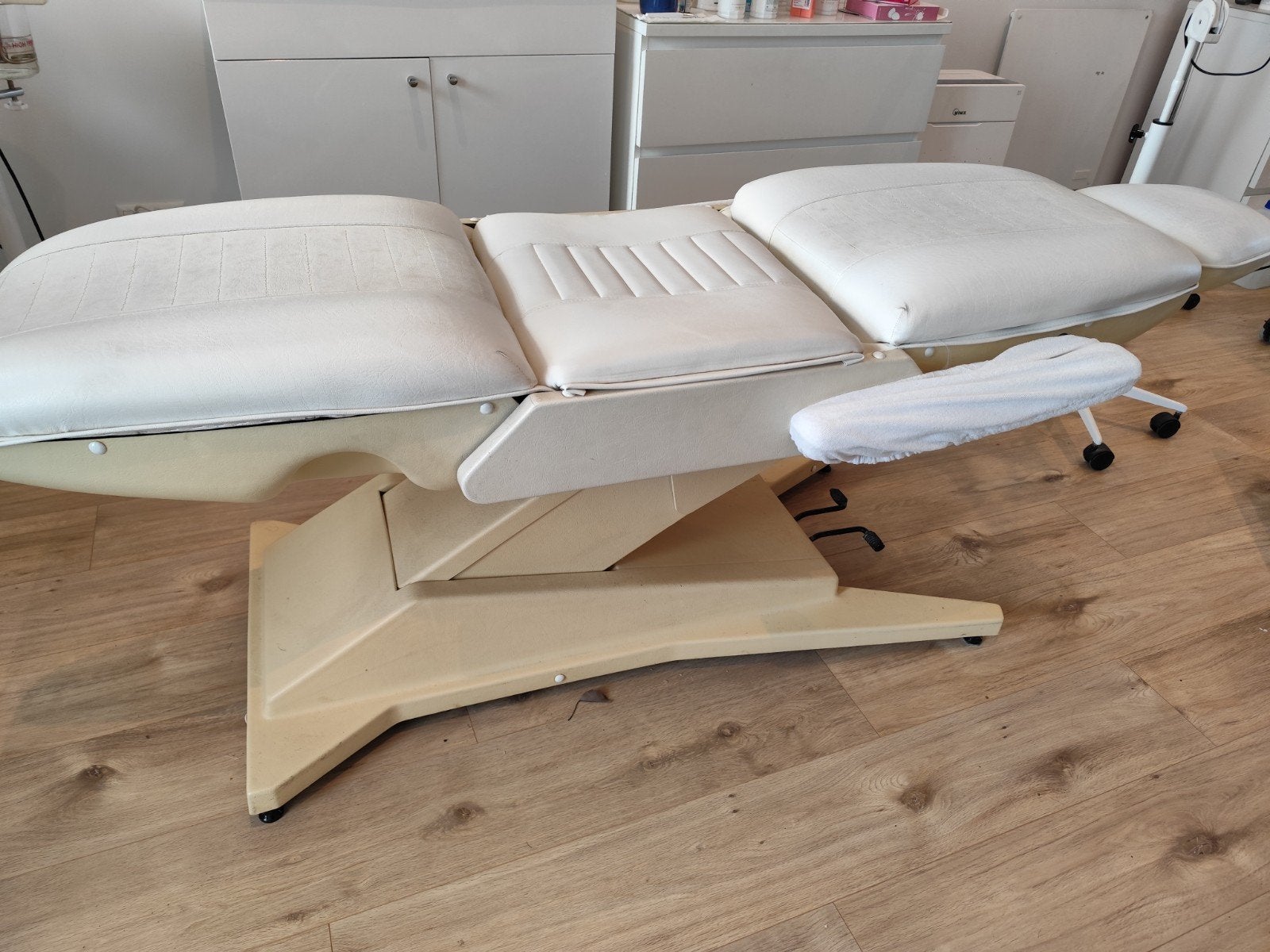 Professionele behandelstoel/massagetafel, Ophalen, Massagetafel