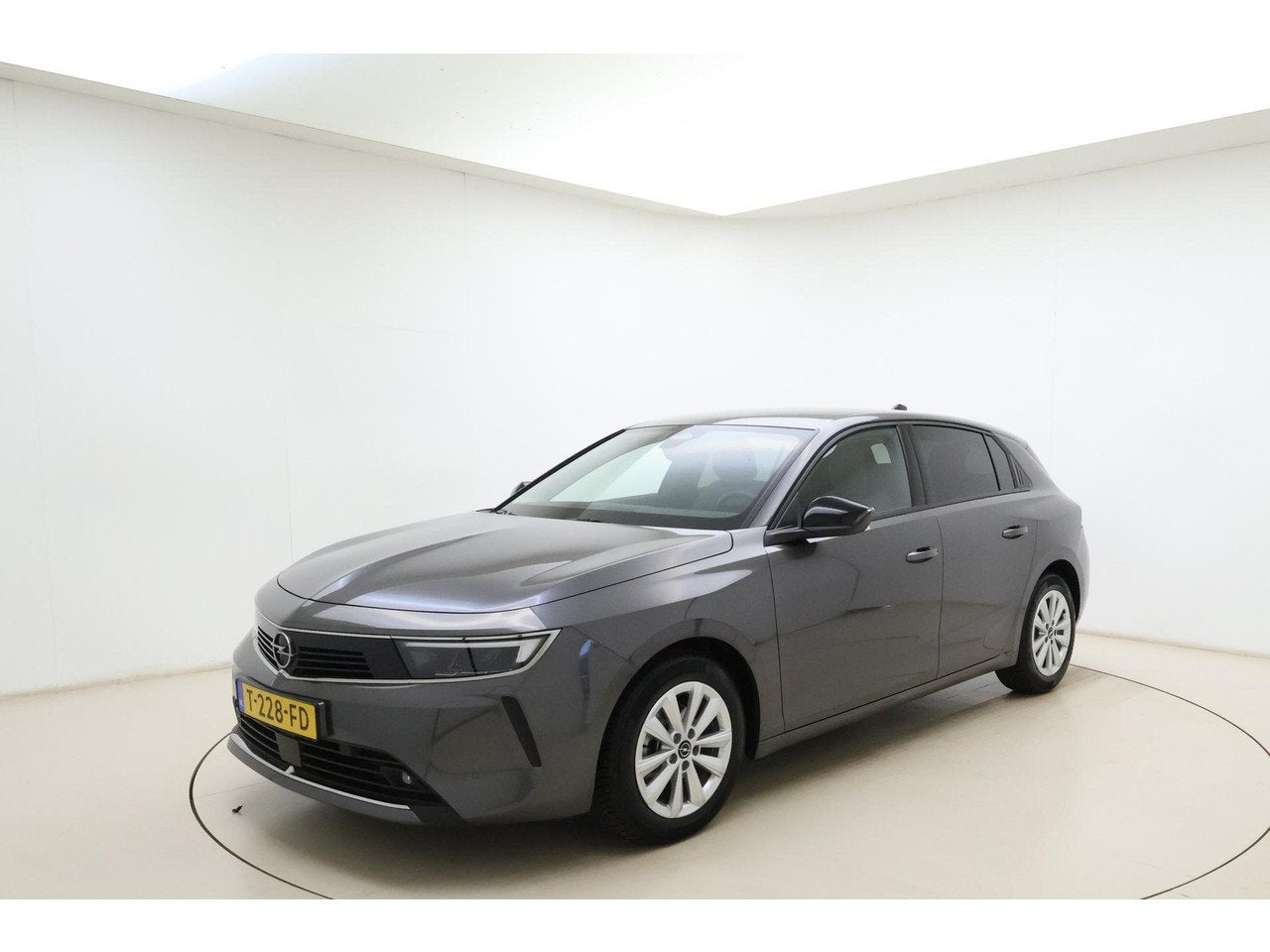 Opel Astra 1.2 Level 2 | Navigatie | Camera | Climate contro, Auto's, Gebruikt, 1199 cc, Bedrijf, Handgeschakeld