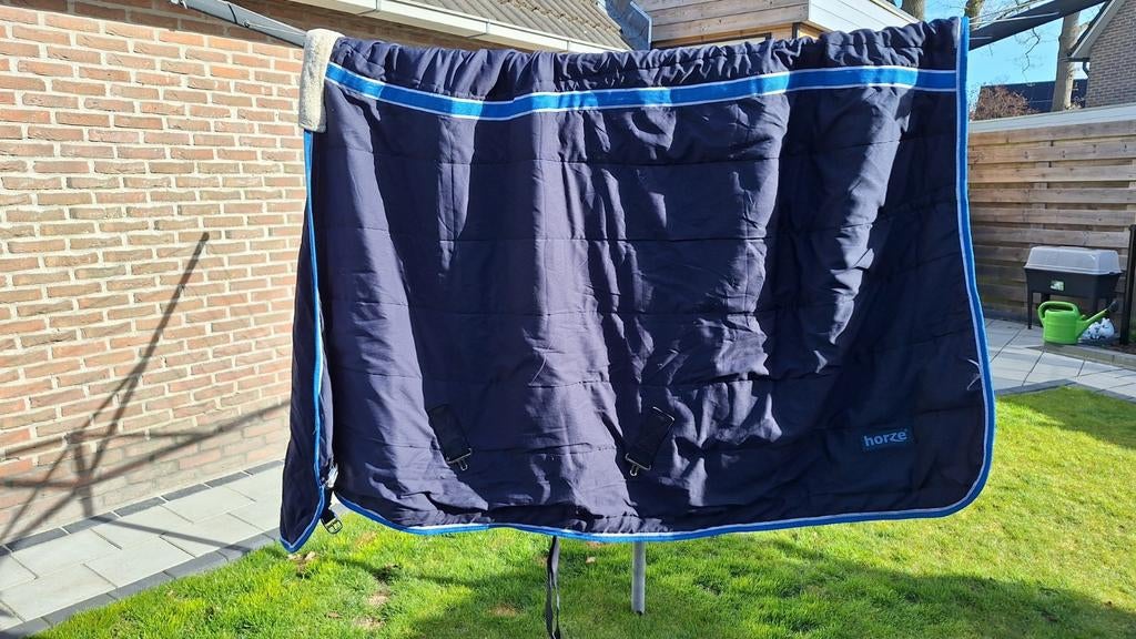 Nette staldeken / zweetdeken / reisdeken maat 135 en 145, Ophalen, Zo goed als nieuw, Kruissingels, Deken