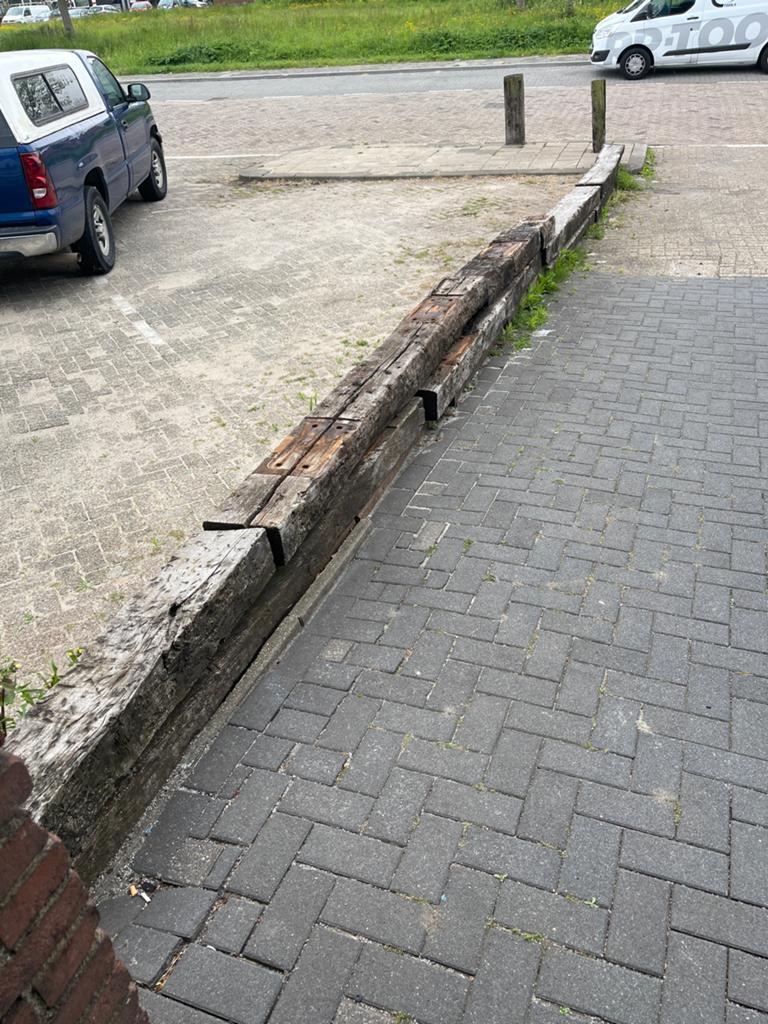 BIELZEN GRATIS, Gebruikt, Balk, Overige houtsoorten, Ophalen