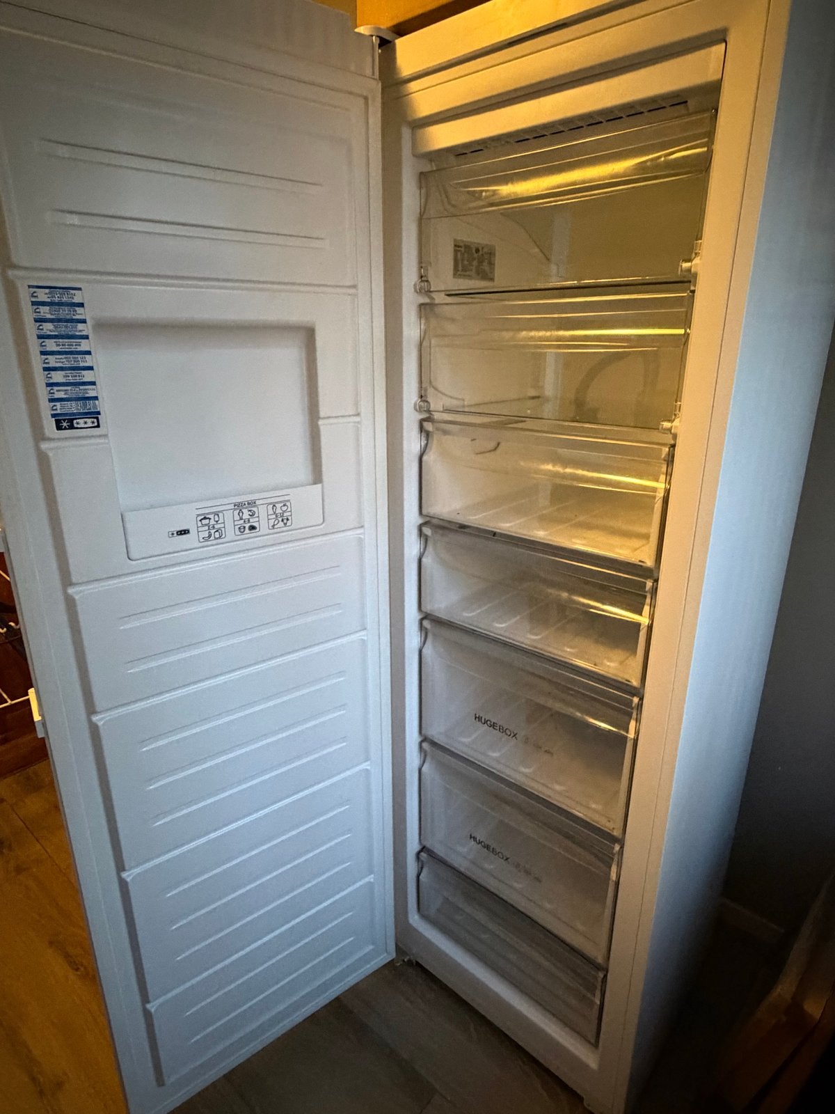 Haier Vriezer - Vrijstaand met No Frost, Minder dan 60 cm, 160 cm of meer, Zo goed als nieuw, Vrijstaand