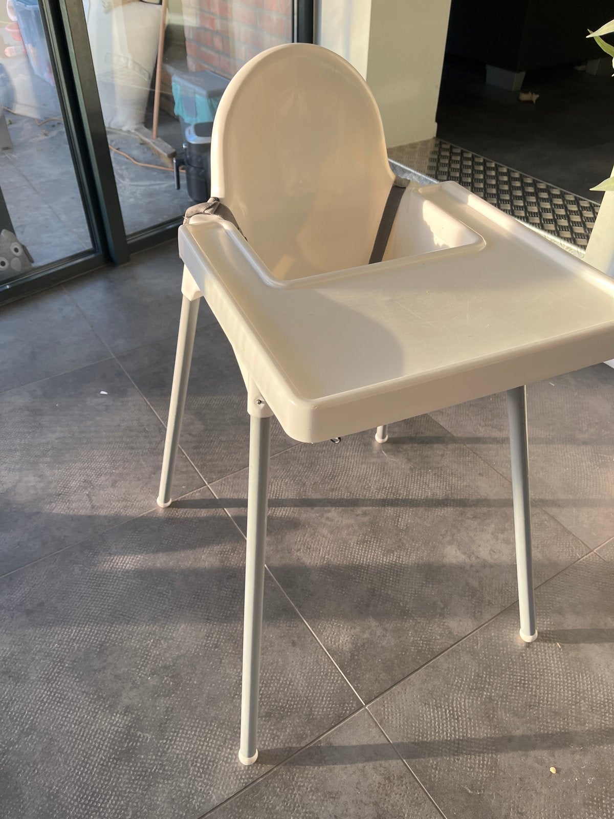 IKEA kinderstoel met eetblad en gordel, Ophalen, Gebruikt, Info@ikea.sk, Ikea