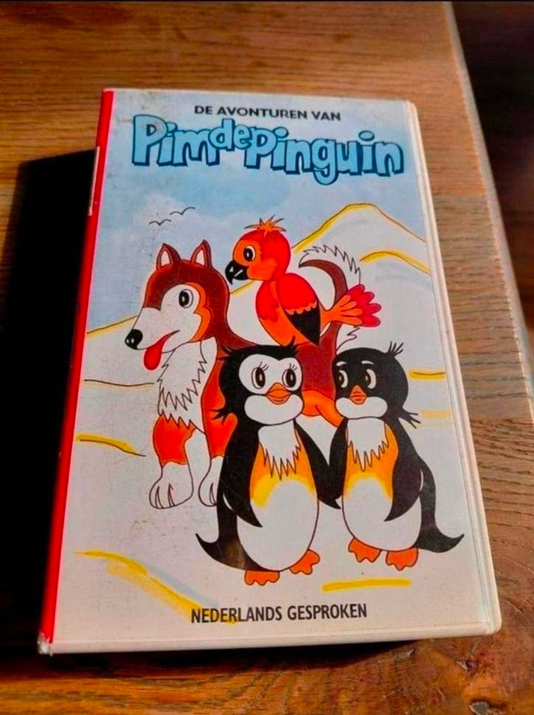 Avonturen van Pim de Penguin videoband., Alle leeftijden, Ophalen of Verzenden, Gebruikt, Tekenfilms en Animatie