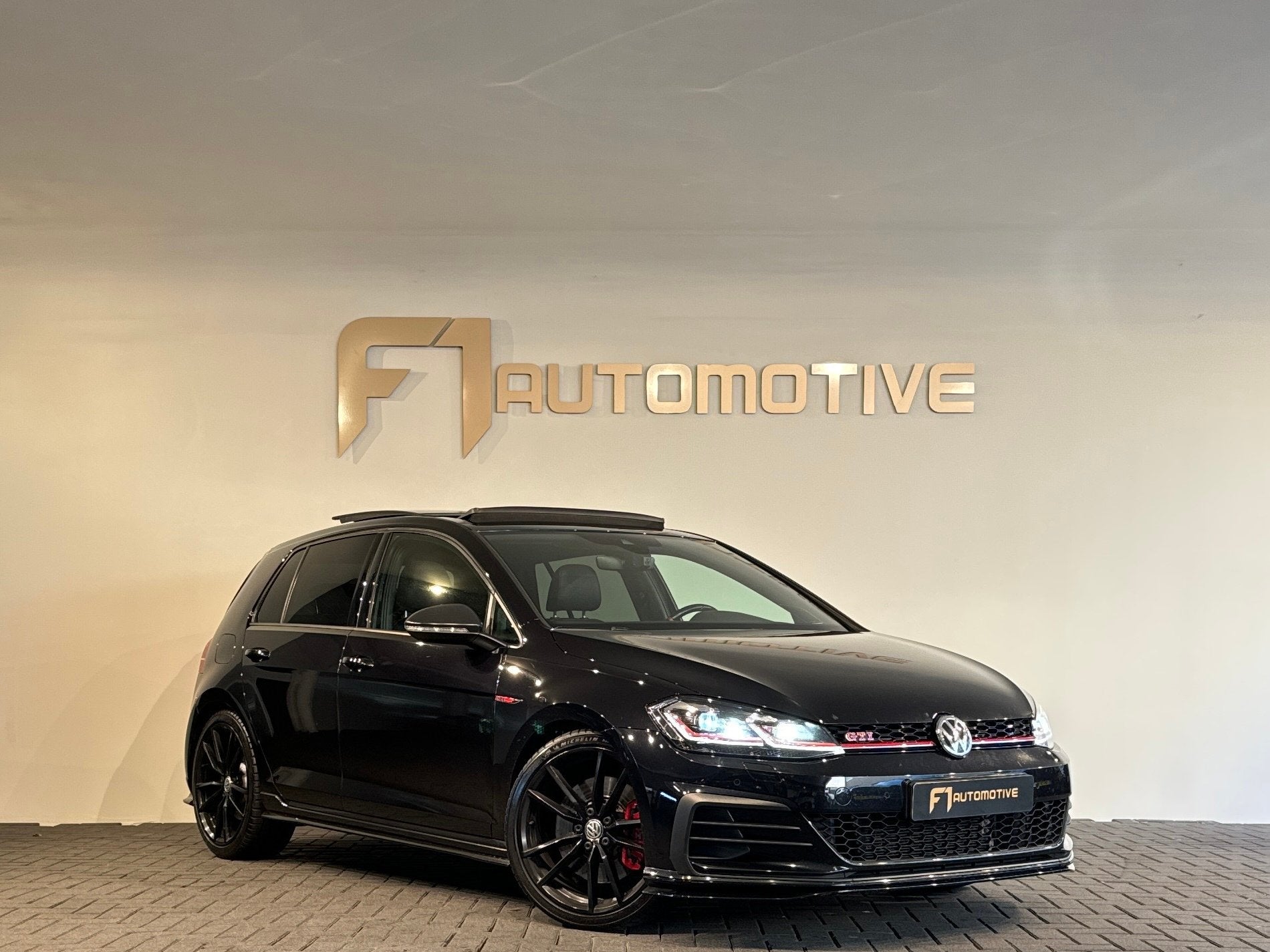 Volkswagen GOLF 2.0 TSI GTI TCR Pano|Akra|Dynaudio|Camera|Bl, Auto's, 1330 kg, 15 km/l, Gebruikt, Euro 6