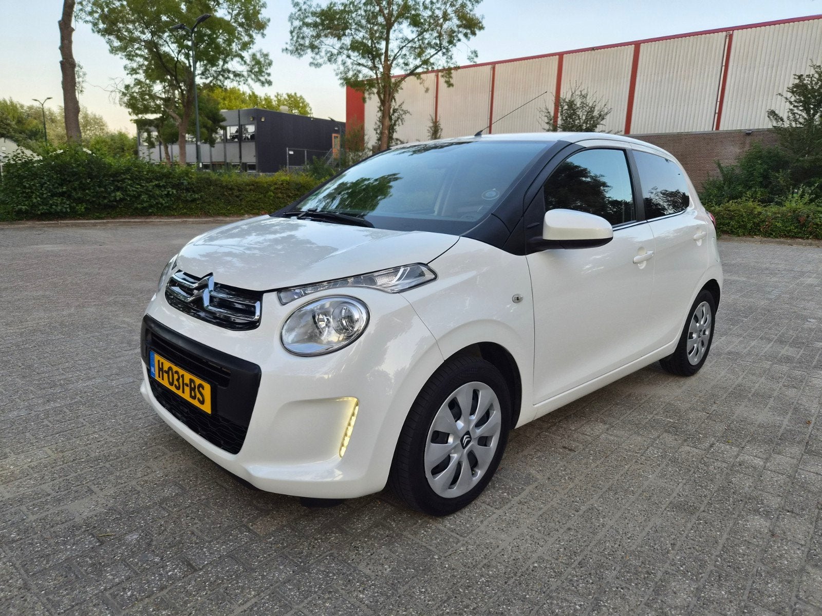 Citroën C1 1.0 VTi 2020 Dealer onderh. Airco, Auto's, Voorwielaandrijving, 4 stoelen, C1, Wit