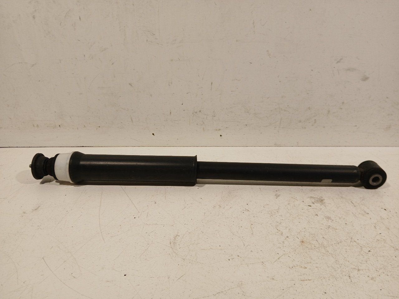 Schokbreker links achter Renault Clio, Auto-onderdelen, Onderdelen@venauto.nl, Van der Ven Autorecycling B.V., Gebruikt, Ettenseweg 76, 4706 PB Roosendaal, The Netherlands