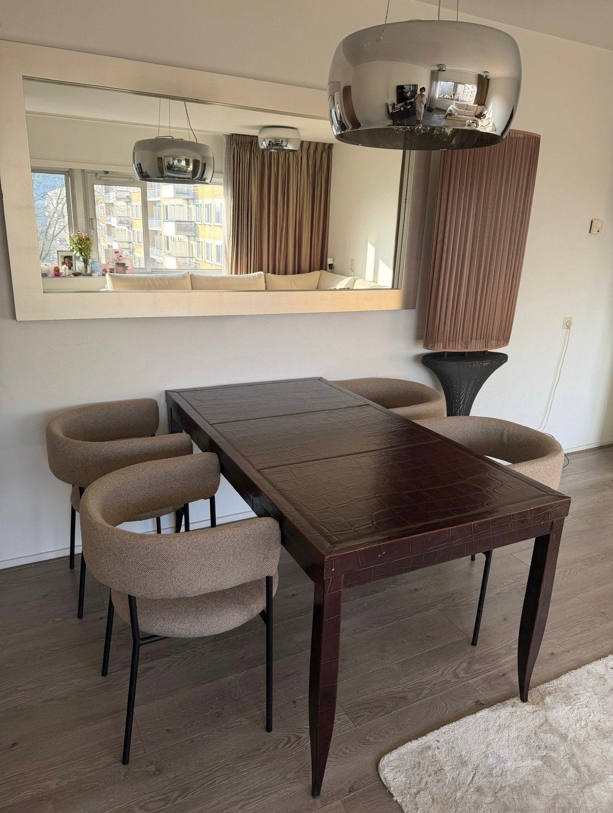Eettafel van leer (spoed), Huis en Inrichting, Ophalen, Overige materialen, 50 tot 100 cm, Zo goed als nieuw