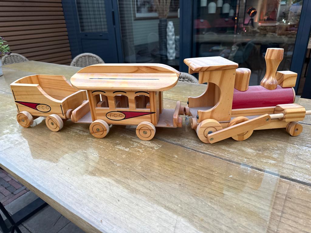 Houten speelgoedtrein met wagonnetjes, Ophalen, Zo goed als nieuw, Duw- of Trekspeelgoed