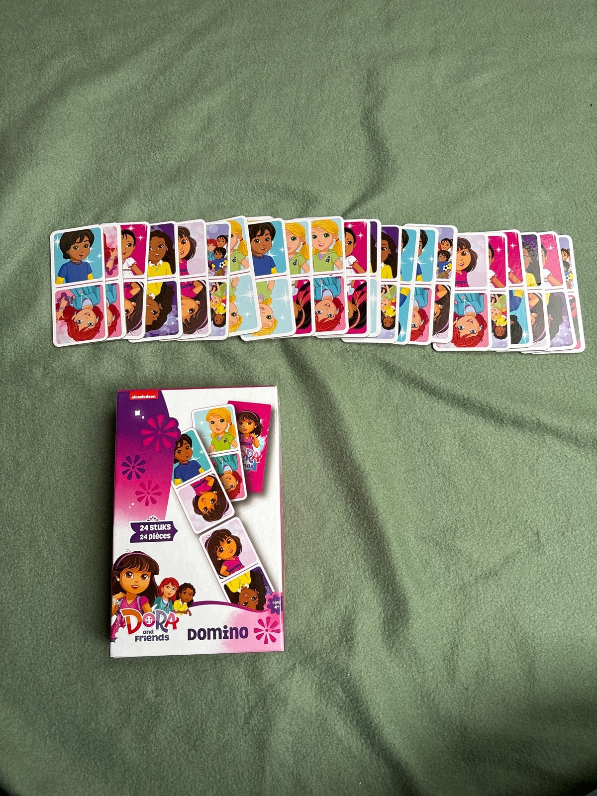 Dora and Friends Domino - 24 stuks, Hobby en Vrije tijd, Gezelschapsspellen | Bordspellen, Een of twee spelers, Ophalen, Gebruikt