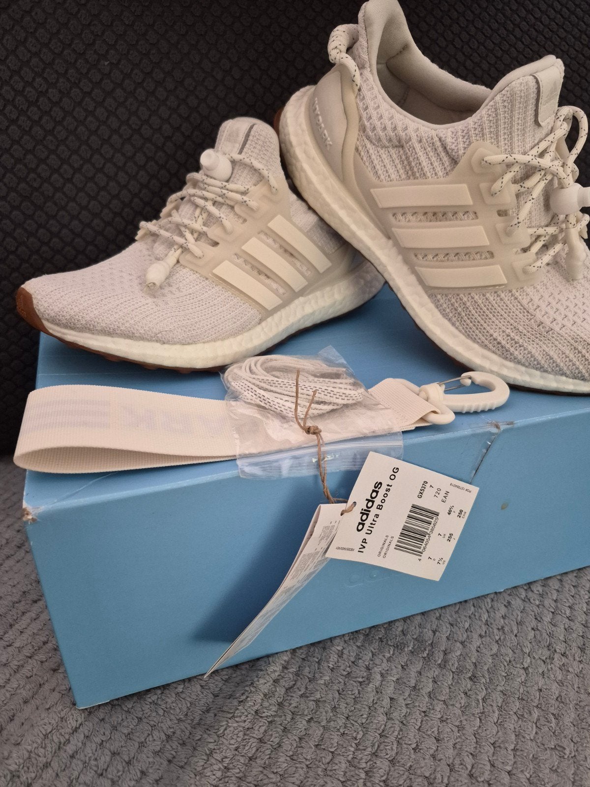 Adidas IVP Ultra Boost OG Sneakers - Maat 40 2/3, Adidas, Wit, Ophalen of Verzenden, Sneakers of Gympen