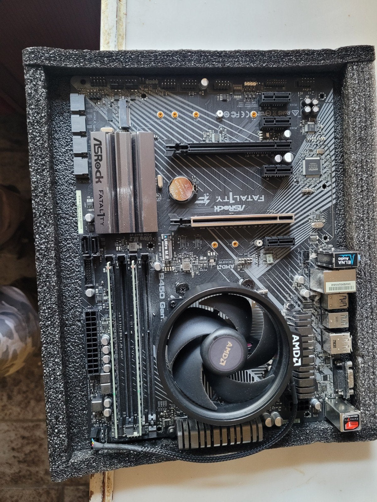 ASRock Fatal1ty B450 Gaming K4 Moederbord (AM4), Computers en Software, Moederborden, DDR4, AM4, Ophalen of Verzenden, Zo goed als nieuw