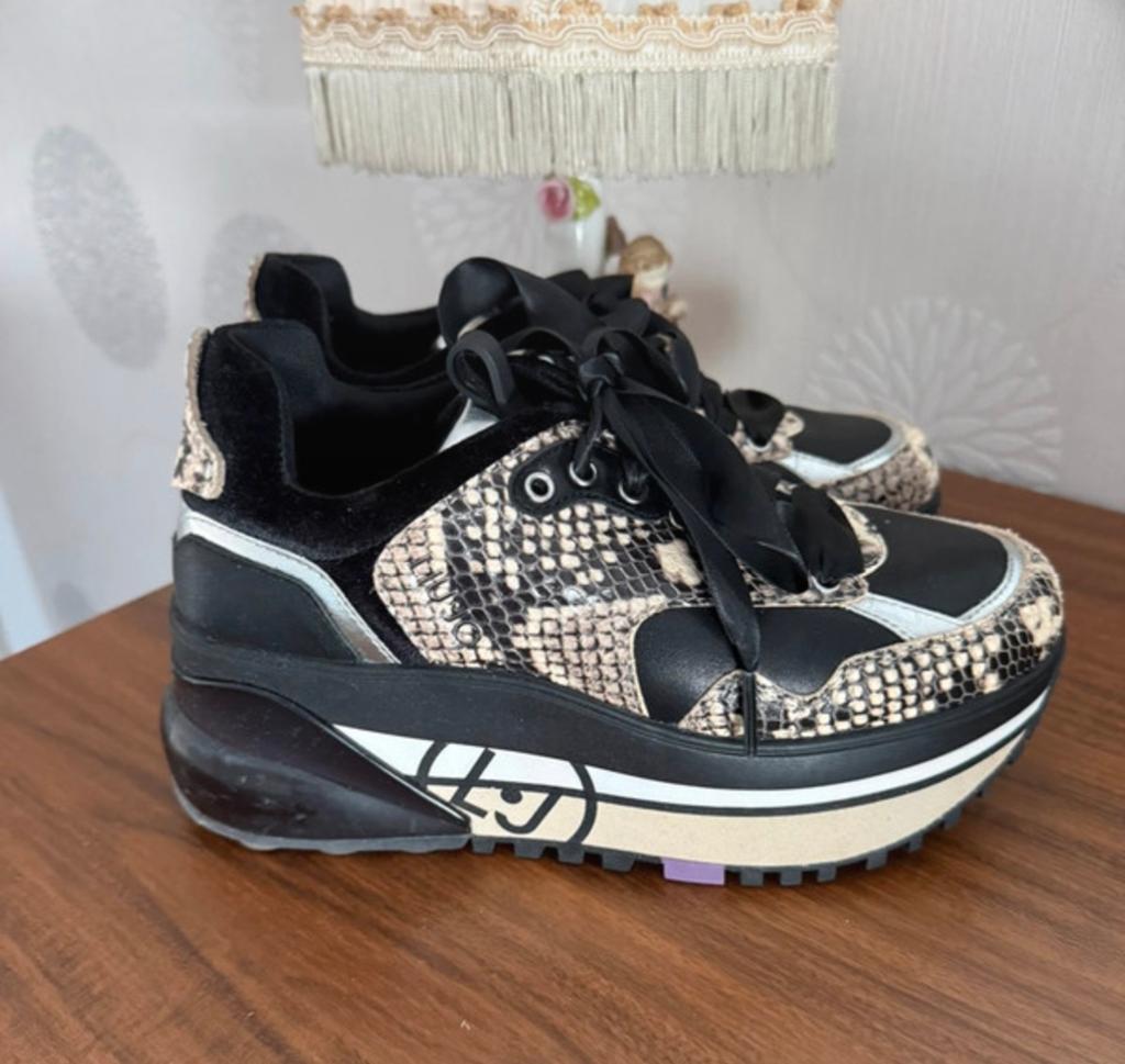 Liu Jo sneakers, Ophalen of Verzenden, Zo goed als nieuw, Sneakers of Gympen