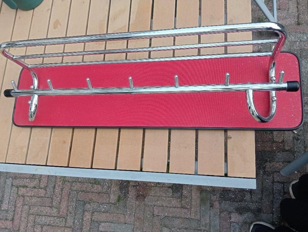 vintage mid-century wandkapstok rood skai en chroom, Gebruikt, Minder dan 100 cm, Metaal, Ophalen