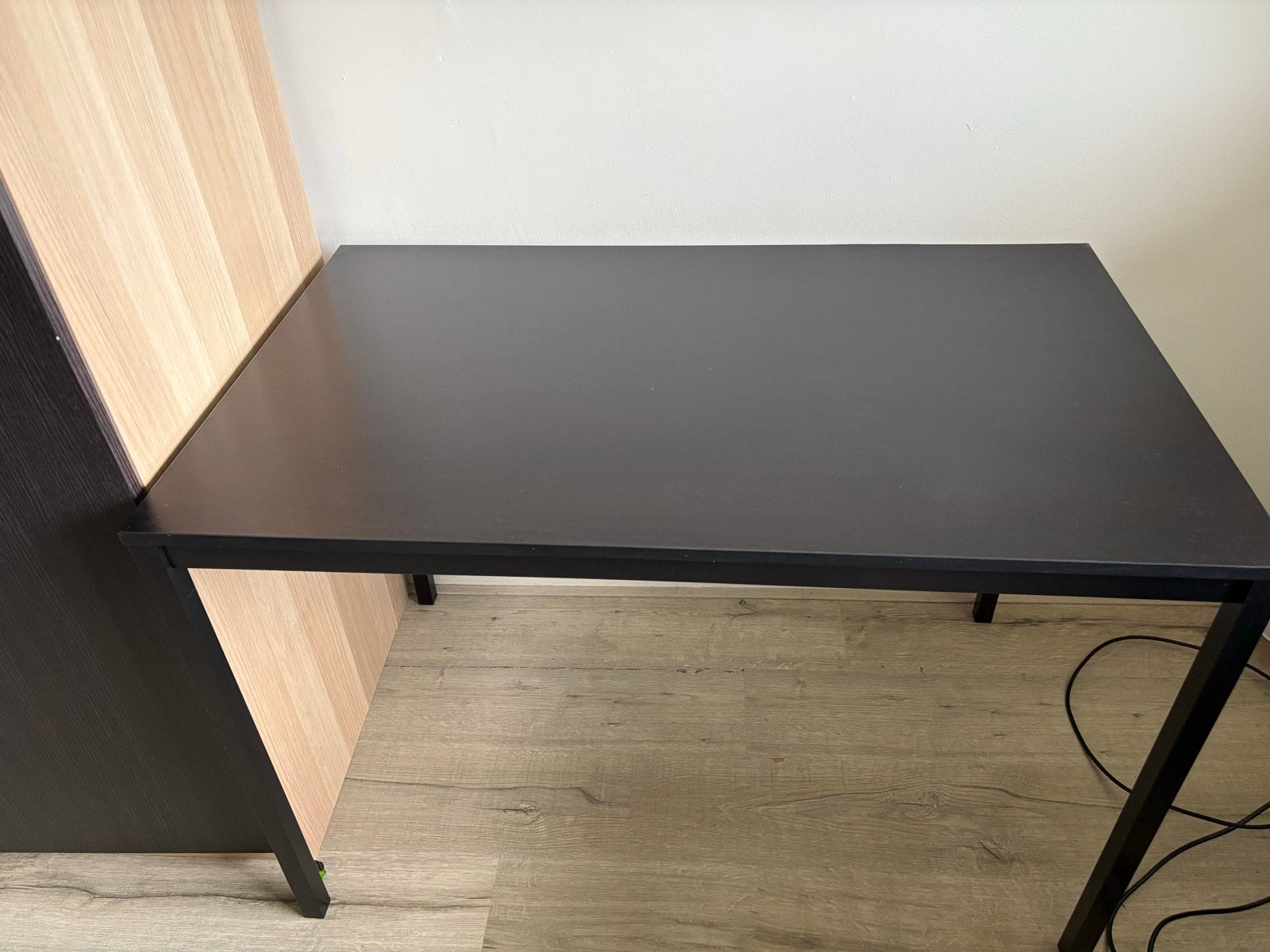 Thuiswerkplek: Zwart bureau - 110cm breed + bureaustoel, Ophalen, Gebruikt, Hout, Overige merken