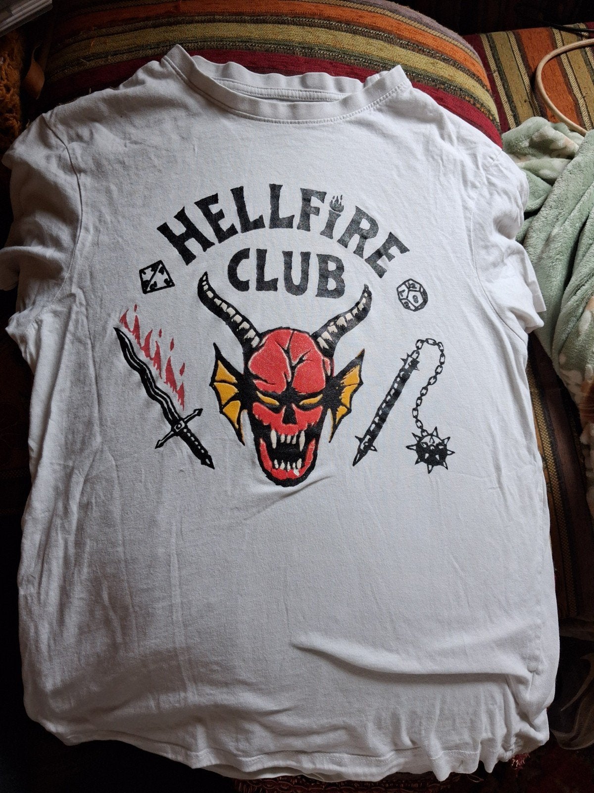 Stranger Things Hellfire Club medium shirt, Maat 48/50 (M), Wit, Ophalen of Verzenden, Gedragen
