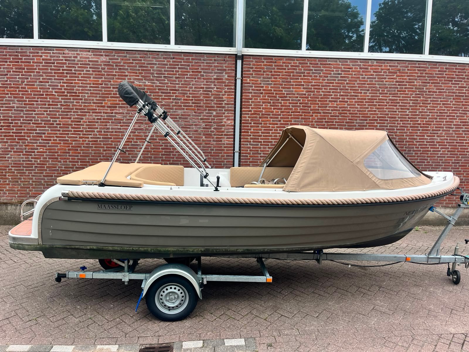 Maassloep 570 Honda 20pk 4takt full opties! Occasion!
