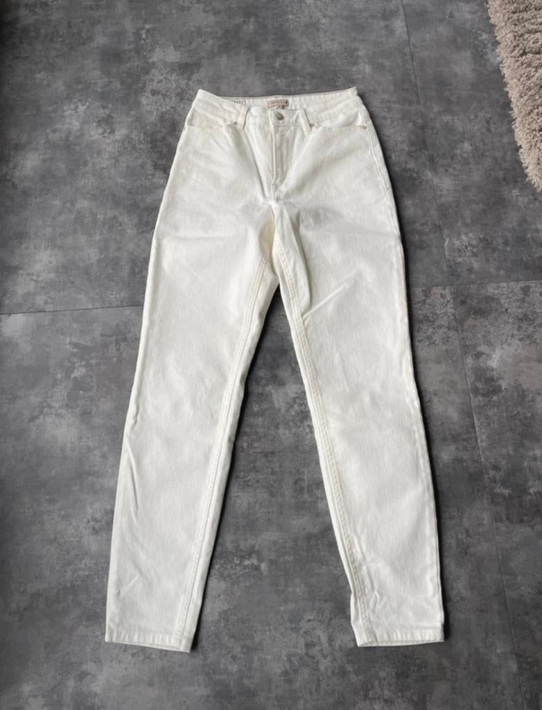 Zusss mom’s jeans maat S, Ophalen of Verzenden, Nieuw, Wit, W28 - W29 (confectie 36)