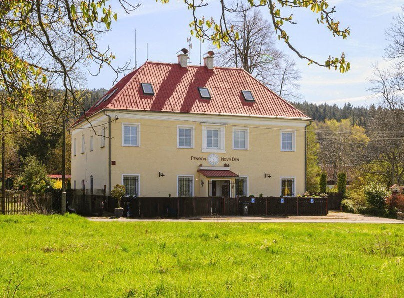 Pension/B&B te koop Tsjechië, Huizen en Kamers, Buitenland, 473 m², Overige soorten, Overig Europa, Landelijk